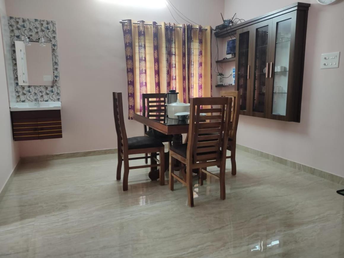 Sree Valsam Inn Bed Breakfast Alappuzha Exteriör bild